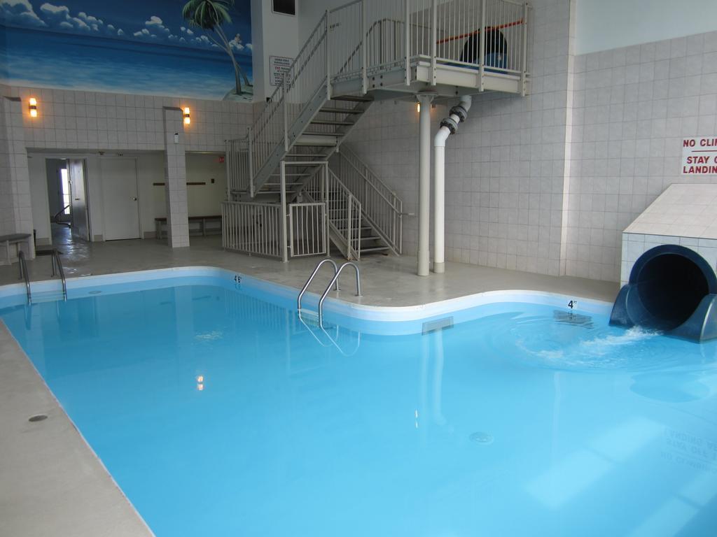 Maverick Motor Inn And Waterslide Kamloops Extérieur photo