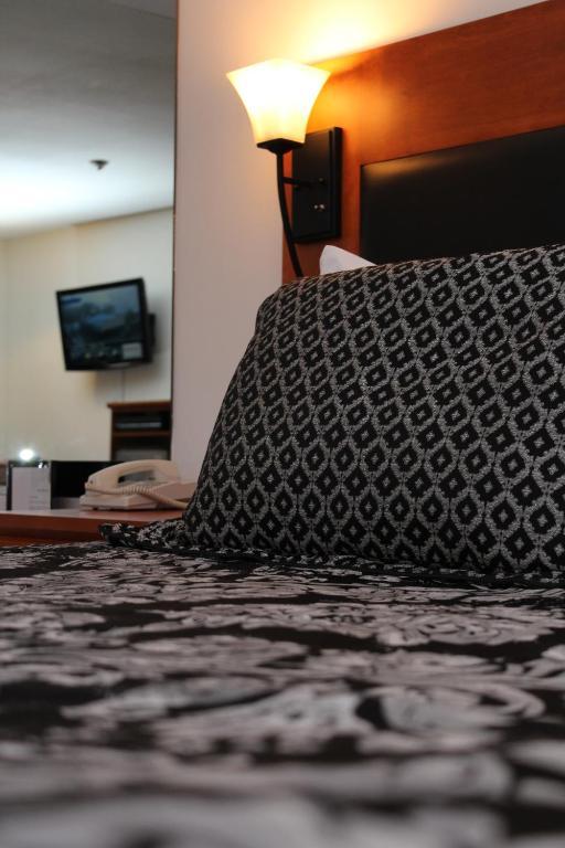 Maverick Motor Inn And Waterslide Kamloops Chambre photo