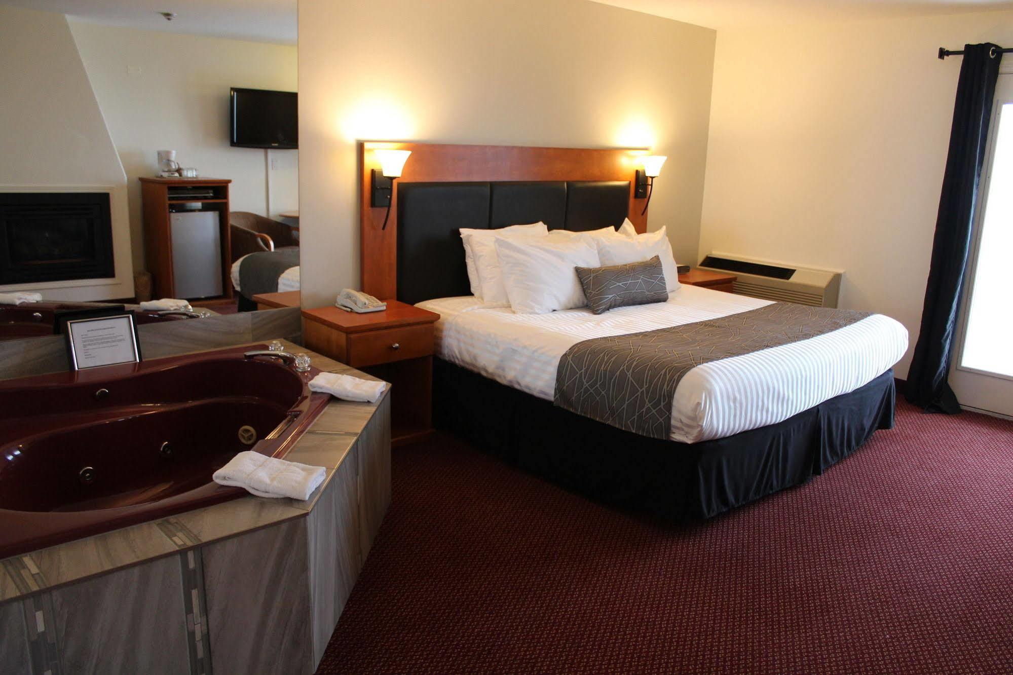 Maverick Motor Inn And Waterslide Kamloops Extérieur photo